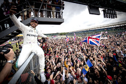 Yarış galibi Lewis Hamilton, Mercedes AMG F1