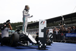 Winnaar Lewis Hamilton, Mercedes AMG F1