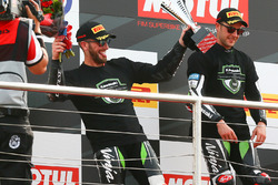 1. Jonathan Rea, Kawasaki Racing; 2. Tom Sykes, Kawasaki Racing