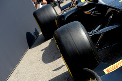 2017 Pirelli band detail