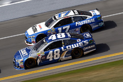 Jimmie Johnson, Hendrick Motorsports Chevrolet, Ricky Stenhouse Jr., Roush Fenway Racing Ford