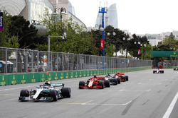 Valtteri Bottas, Mercedes AMG F1 W09, Sebastian Vettel, Ferrari SF71H, Lewis Hamilton, Mercedes AMG F1 W09 y Kimi Raikkonen, Ferrari SF71H