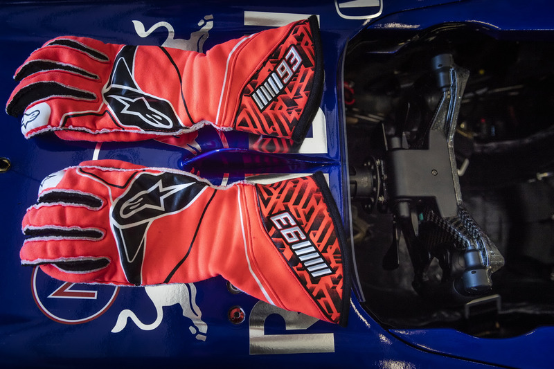 Marc Márquez maneja el Toro Rosso F1