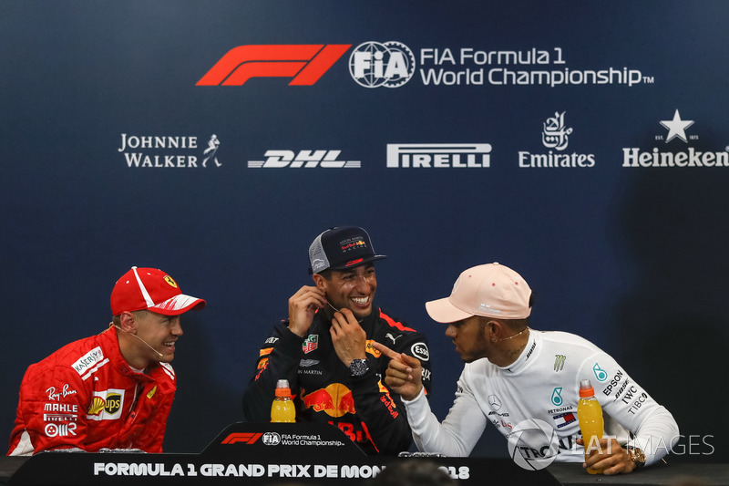 Sebastian Vettel, Ferrari, Daniel Ricciardo, Red Bull Racing et Lewis Hamilton, Mercedes-AMG F1 lors de la conférence de presse