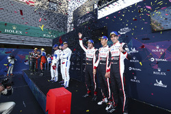 Ganadores de la carrera Fernando Alonso, Sébastien Buemi, Kazuki Nakajima, Toyota Gazoo Racing