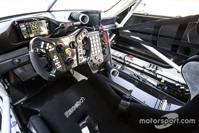 Innenraum des Porsche 911 GT3 R