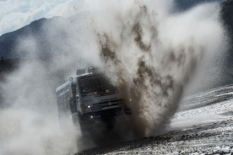 #500 Team Kamaz Master: Едуард Ніколаєв, Євген Яковлєв, Володимир Рибков