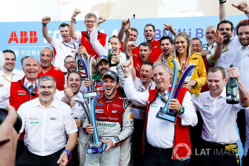 Lucas di Grassi, Audi Sport ABT Schaeffler, 2° classificato, Daniel Abt, Audi Sport ABT Schaeffler, vincitore dell'ePrix di Berlino