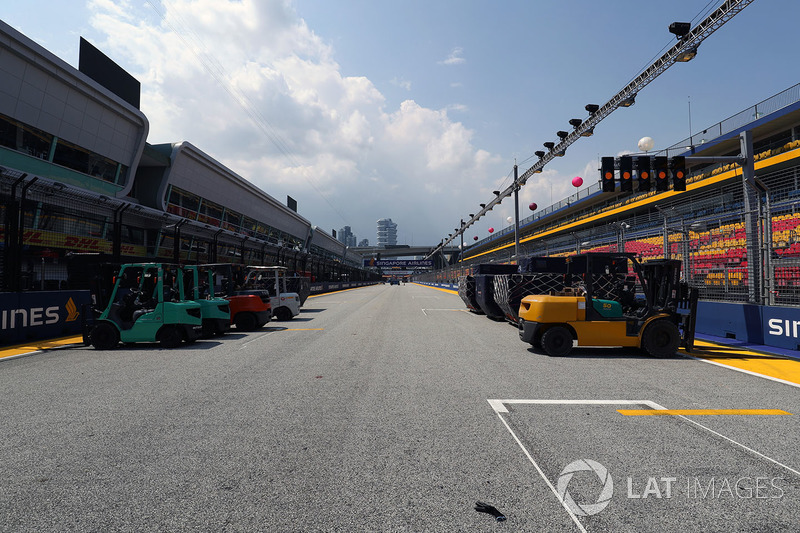 Main straight and freight