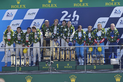 Podium: 1. Timo Bernhard, Earl Bamber, Brendon Hartley, Porsche Team; 2. Ho-Pin Tung, Oliver Jarvis,