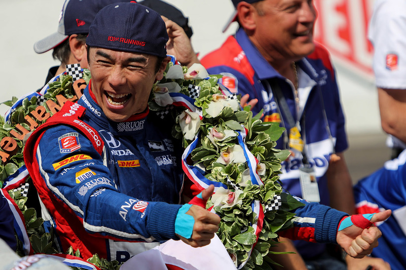 Indy 500: сенсационный успех Сато