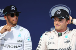 Ganador de la pole Nico Rosberg, Mercedes AMG F1 y el segundo su compañero Lewis Hamilton, Mercedes