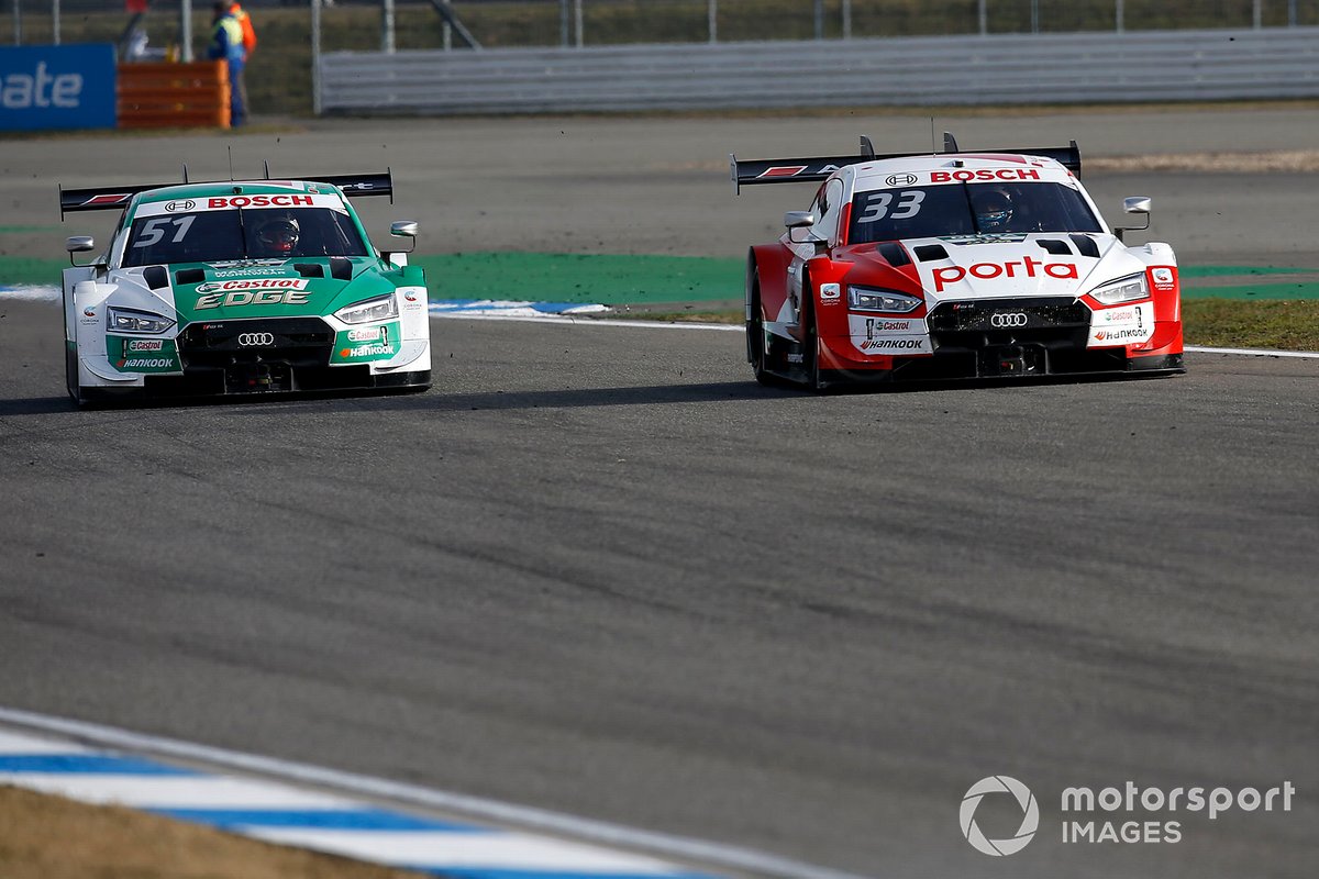 Nico Müller, Audi Sport Team Abt Sportsline (kiri), saat bersaing dengan René Rast, Audi Sport Team Rosberg, musim lalu