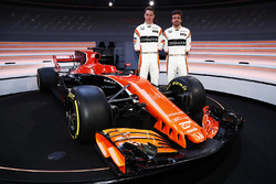 Fernando Alonso, McLaren; Stoffel Vandoorne, McLaren