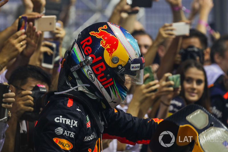 Second place Daniel Ricciardo, Red Bull Racing Celebrates in Parc ferme