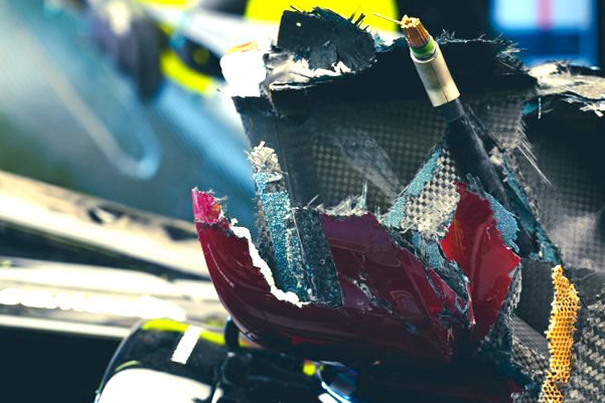Dettaglio del Roll-bar Mercedes AMG W12 dopo il crash di Monza