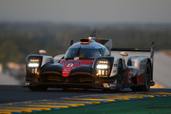 #8 Toyota Gazoo Racing Toyota TS050 Hybrid: Anthony Davidson, Sébastien Buemi, Kazuki Nakajima