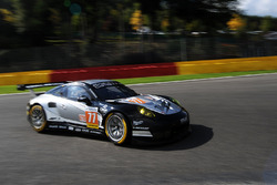 #77 PROTON Competition, Porsche 911 RSR: Крістіан Рід, Маттео Кайролі, Жоель Каматьяс