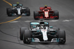 Льюіс Хемілтон, Mercedes-AMG F1 W09, Кімі Райкконен, Ferrari SF71H