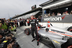 Ganador del premio Verizon P1 Pole Will Power, equipo Penske Chevrolet