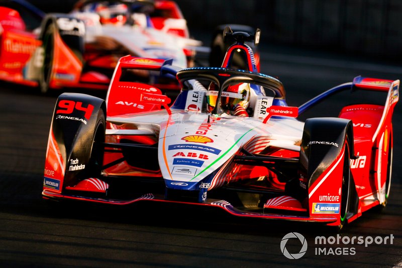 Pascal Wehrlein, Mahindra Racing, M5 Electro, devance Jérôme d'Ambrosio, Mahindra Racing, M5 Electro