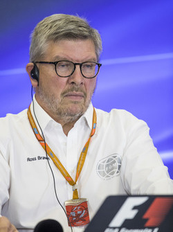 Ross Brawn, FOM motorsporları direktörü, basın toplantısında