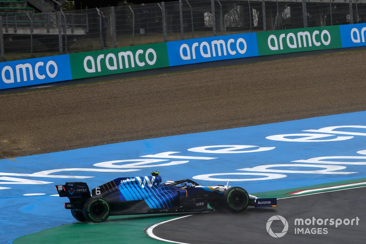 Nicholas Latifi, Williams FW43B, spins on the opening lap
