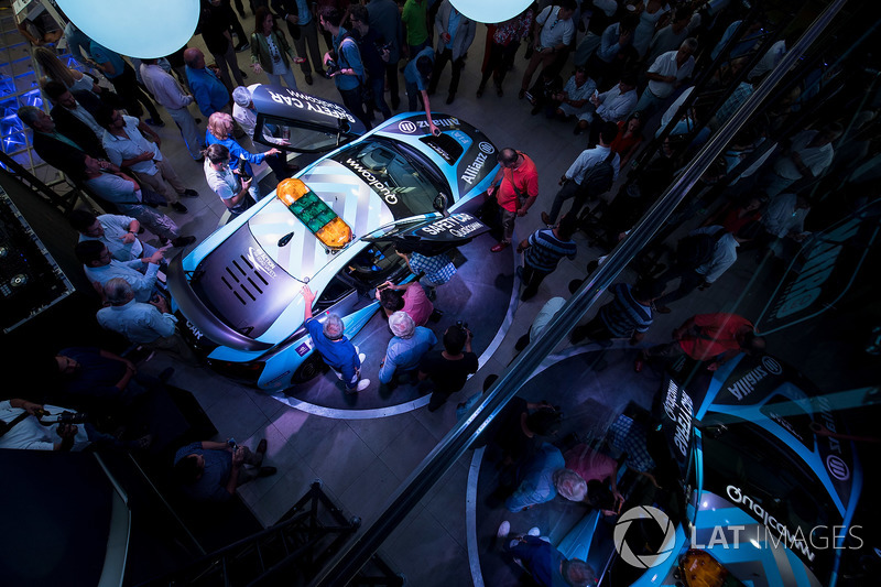 New BMW i8 Safety Car Livery