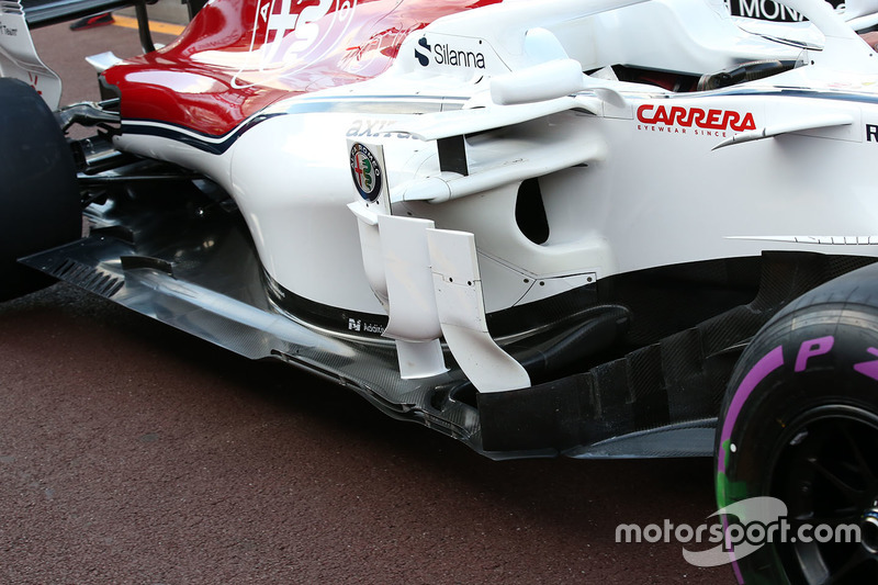 Sauber C37 sidepods detail
