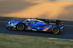 #36 Signatech Alpine A460: Gustavo Menezes, Nicolas Lapierre, Stéphane Richelmi