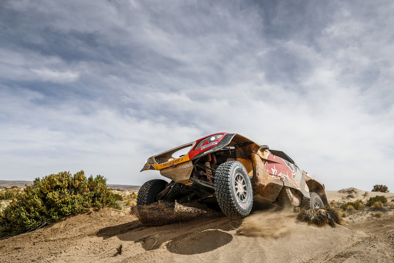 #300 Peugeot Sport Peugeot 3008 DKR: Стефан Петрансель, Жан-Поль Коттре
