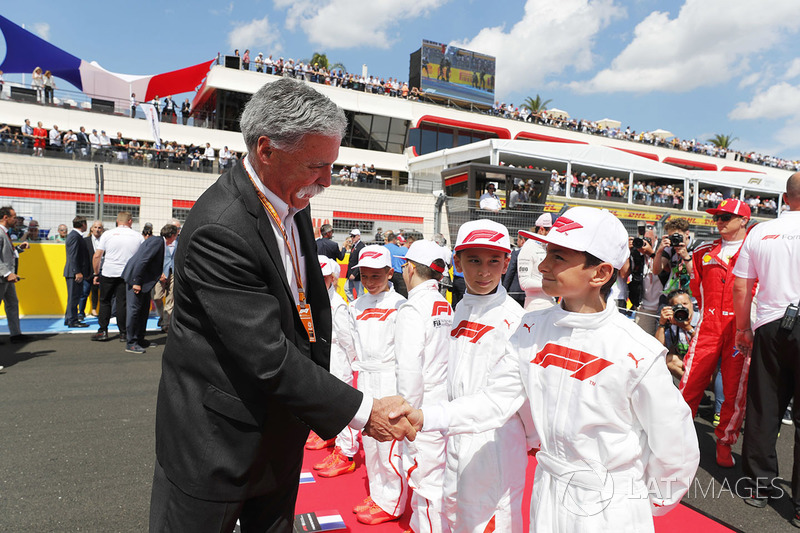Chase Carey, Chairman, Formula One, meets the Grid Kids