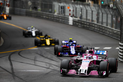 Sergio Perez, Force India VJM11, leads Pierre Gasly, Toro Rosso STR13, Nico Hulkenberg, Renault Sport F1 Team R.S. 18, and Sergey Sirotkin, Williams FW41