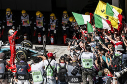 Yarış galibi Sebastian Vettel, Ferrari SF70H, parc ferme