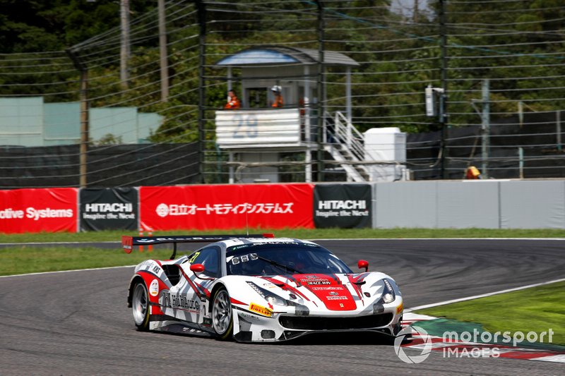 #27 HubAuto Corsa Ferrari 488 GT3: Heikki Kovalainen, Nick Cassidy, Nick Foster