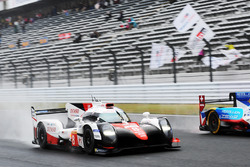 #8 Toyota Gazoo Racing Toyota TS050 Hybrid: Ентоні Девідсон, Себастьян Буемі, Казукі Накадзіма