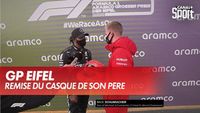 Mick Schumacher remet le casque de son père à Lewis Hamilton