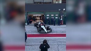 El AT04 de Alpha Tauri sale a pista por primera vez con Yuki Tsunoda