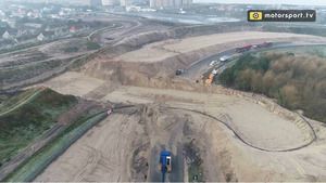 Veja a curva inclinada de Zandvoort, que recebe o GP da Holanda de F1