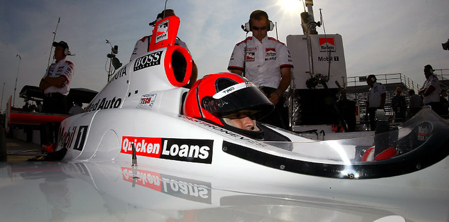IRL: Castroneves claims St. Louis pole, instrument-free IRL: Castroneves claims St. Louis pole, instrument-free