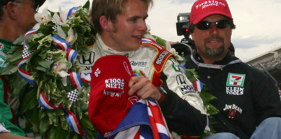 IRL: Wheldon wins the big one in Indianapolis IRL: Wheldon wins the big one in Indianapolis