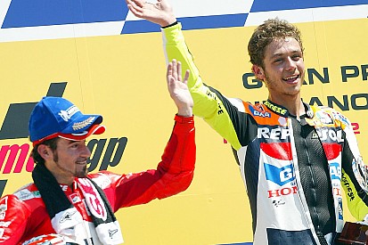 Biaggi salue un Rossi "héroïque" de poursuivre sa carrière