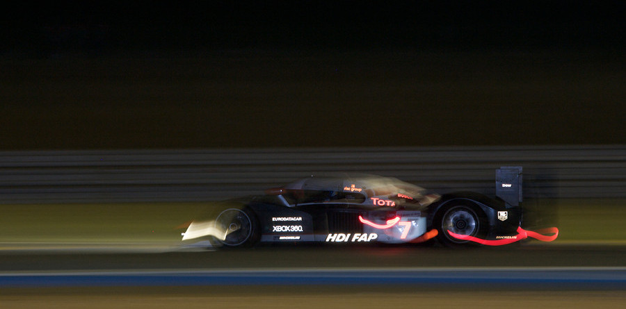 Peugeot ahead of Audi in hour 11 Peugeot ahead of Audi in hour 11