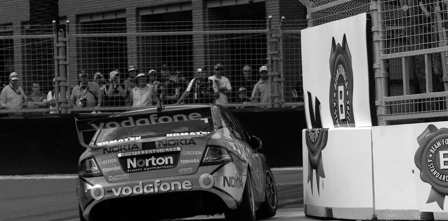 Whincup set for back to back titles Whincup set for back to back titles
