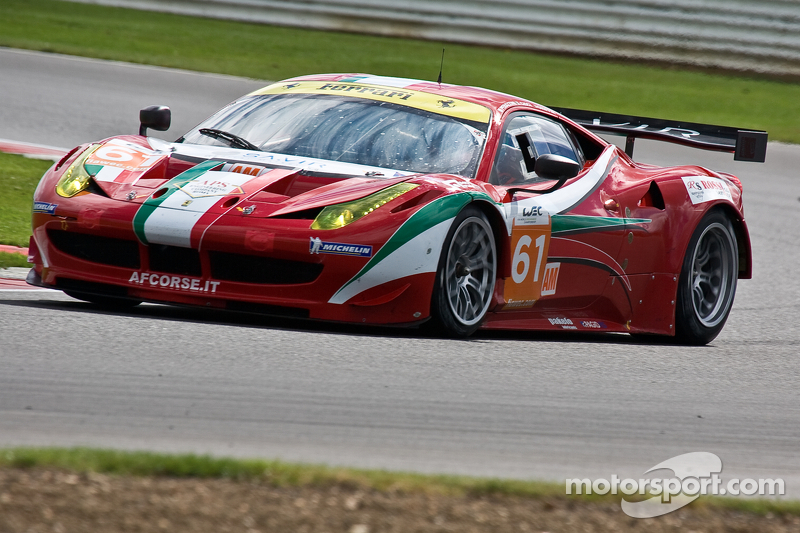 Ferrari rules GTE at Silverstone