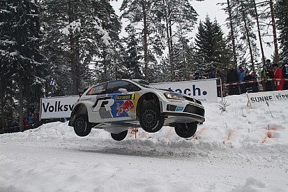 Ogier places his Polo R in the lead in Sweden's leg one