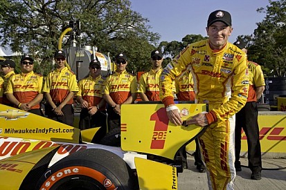Hunter-Reay speeds to track record in Sao Paulo qualifying
