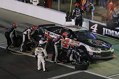 Harvick overcomes midrace incident to finish 5th in Sprint Unlimited