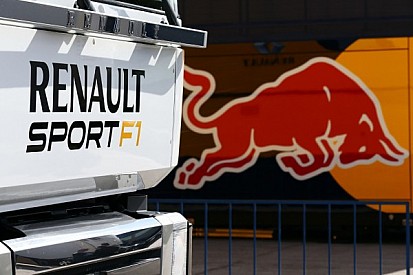 Renault says Red Bull car 'extreme'