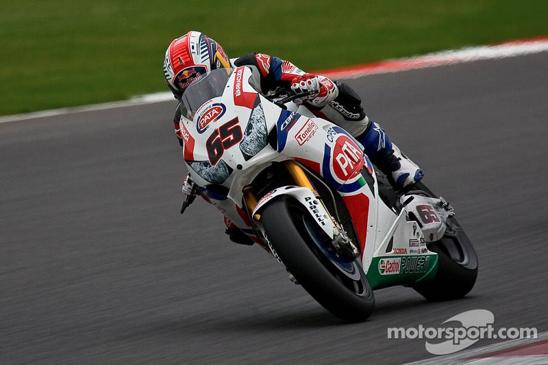 World Superbike: Jonathan Rea takes race two